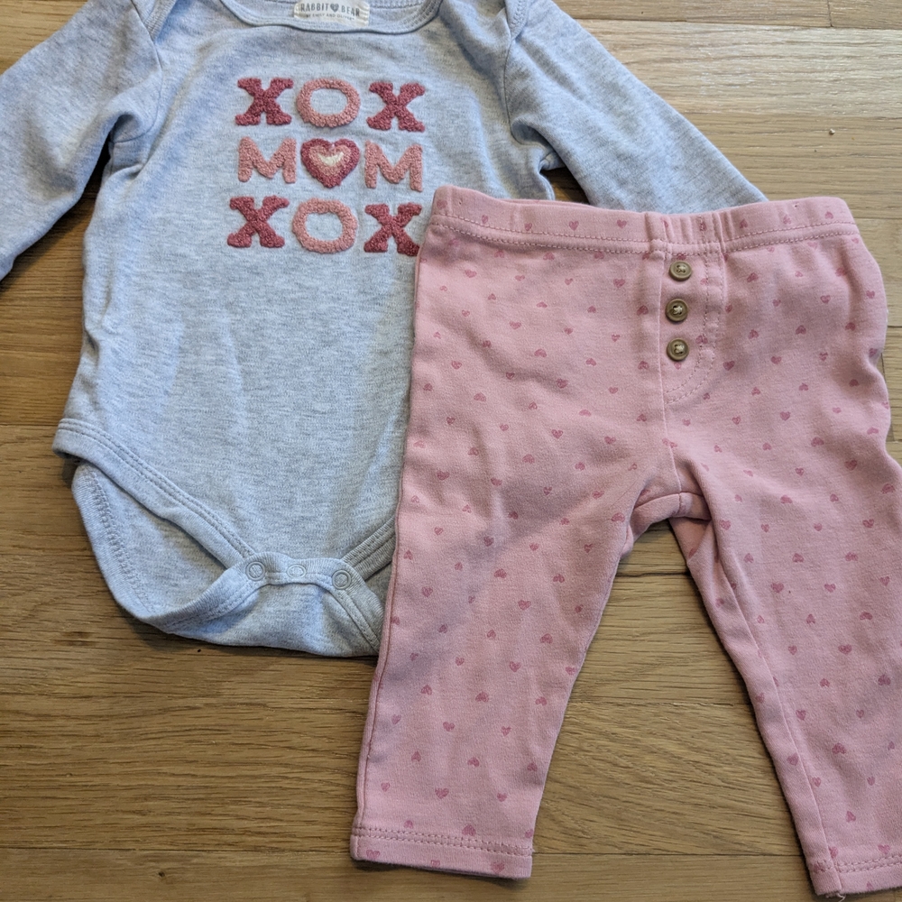 ⭐$7 WHEN BUNDLED⭐Baby Bodysuit and Pants Set